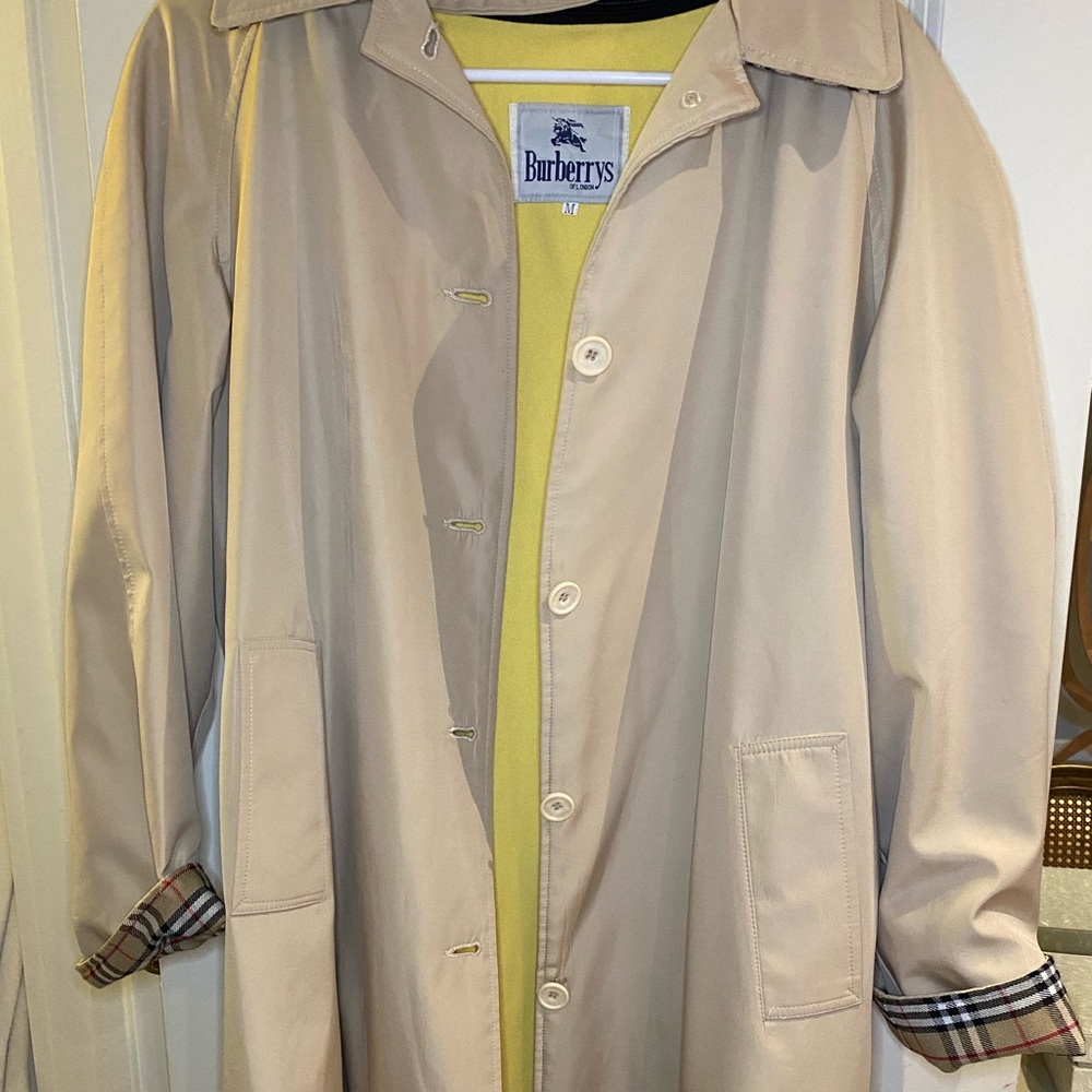 VINTAGE BURBERRY TRENCH COAT